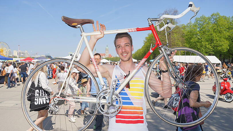Ingenieur Lars Bormann (29): "Ich habe dieses Radl für 115 Euro statt 140 Euro auf dem Flohmarkt gekauft. Ich werde es etwas aufmöbeln mit neuem Mantel neuen Schläuchen und überhaupt noch etwas schöner machen."