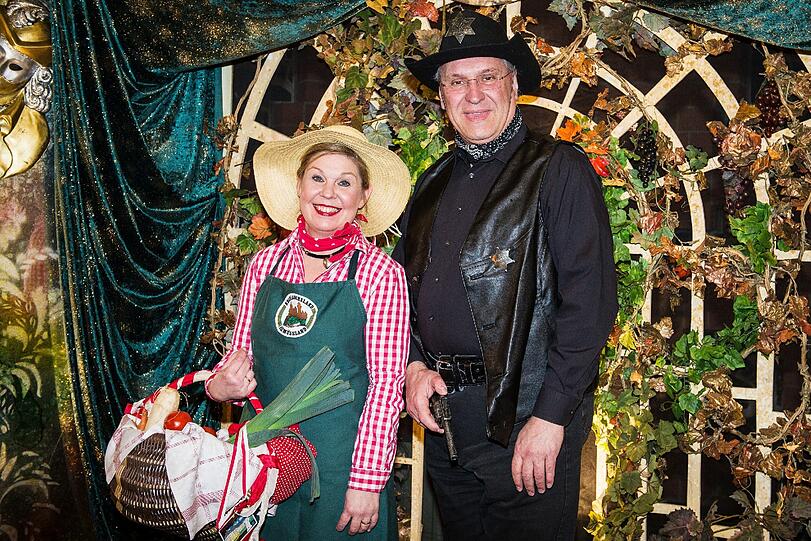 Innenminister Joachim Herrmann (CSU) und seine Frau Gerwig auf amerikanisch: als Sheriff und Farmerin.