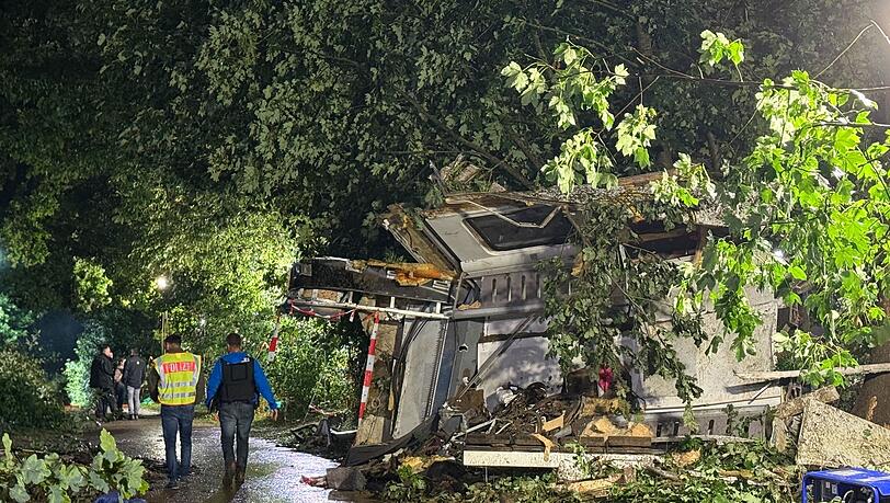 Rund 50 Menschen wurden den Angaben nach verletzt.