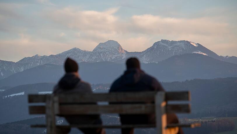 Rund 90 Prozent der Menschen in Bayern leben laut einer Umfrage gerne im Freistaat und fühlen sich hier zu Hause. (Archivbild) Rund 90 Prozent der Menschen in Bayern leben laut einer Umfrage gerne im Freistaat und fühlen sich hier zu Hause. (Archivbild)