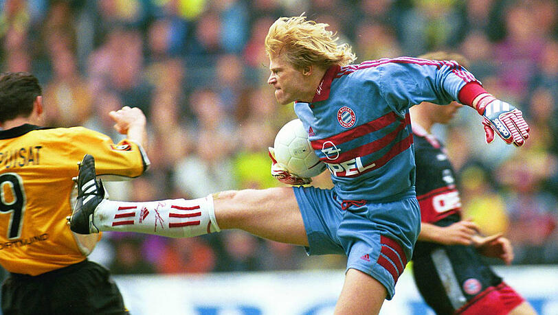 Oliver Kahn in Kung-Fu-Manier gegen Dortmund. Oliver Kahn in Kung-Fu-Manier gegen Dortmund.