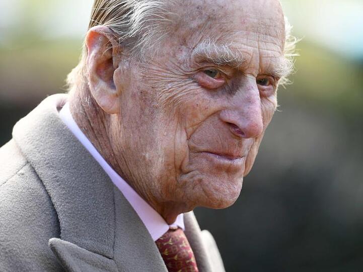 Der britische Prinz Philip lobt den Einsatz im Kampf gegen Coronavirus-Pandemie.