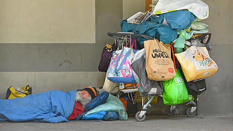 In München leben immer mehr Menschen auf der Straße. Es fehlt an Angeboten für diejenigen, die auf dem Wohnungsmarkt keine Chance haben. (Symbolbild)