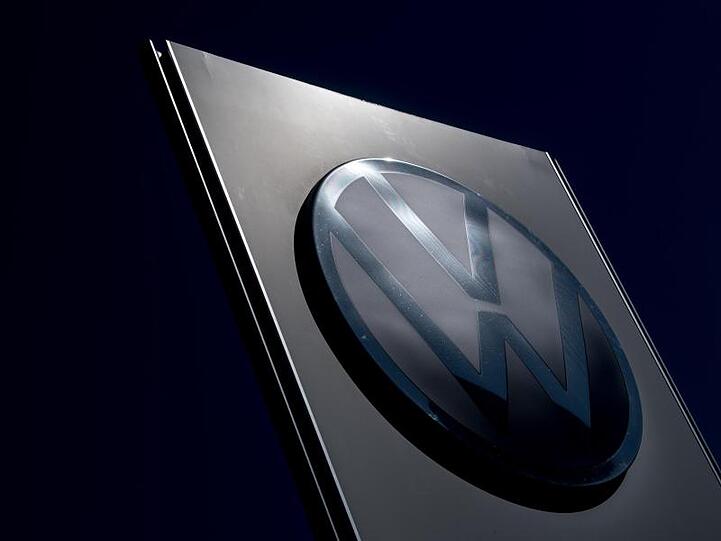 Nach dem Internet-Shitstorm wegen eines rassistischen Werbevideos bei VW soll sich der gesamte Vorstand mit der weiteren Aufarbeitung des Themas beschäftigen.