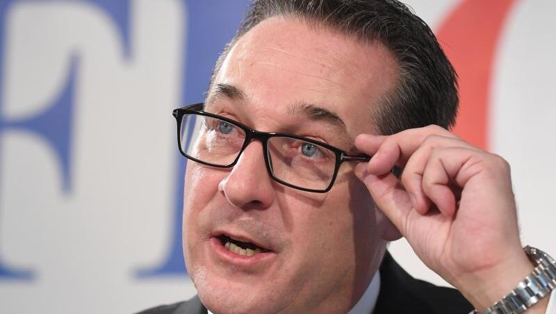 Heinz-Christian Strache musste im Mai nach der Veröffentlichung des Ibiza-Videos als Vizekanzler und Parteichef zurücktreten. Heinz-Christian Strache musste im Mai nach der Veröffentlichung des Ibiza-Videos als Vizekanzler und Parteichef zurücktreten.