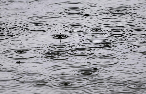 Starregen und Schauen kündigen sich für Pfingen an. Starregen und Schauen kündigen sich für Pfingen an.