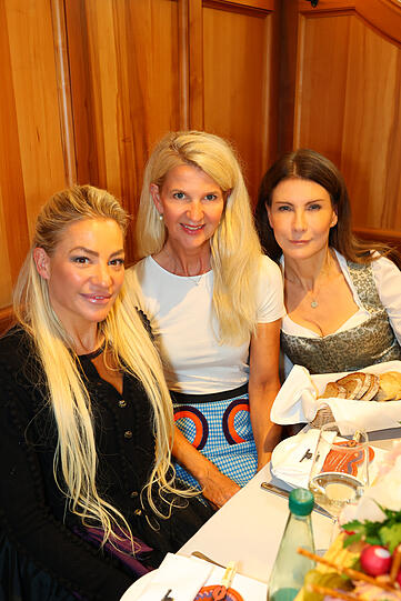 Dr. Teresa Schleicher, Christiane Wolff und Dr. Elisabeth Zott