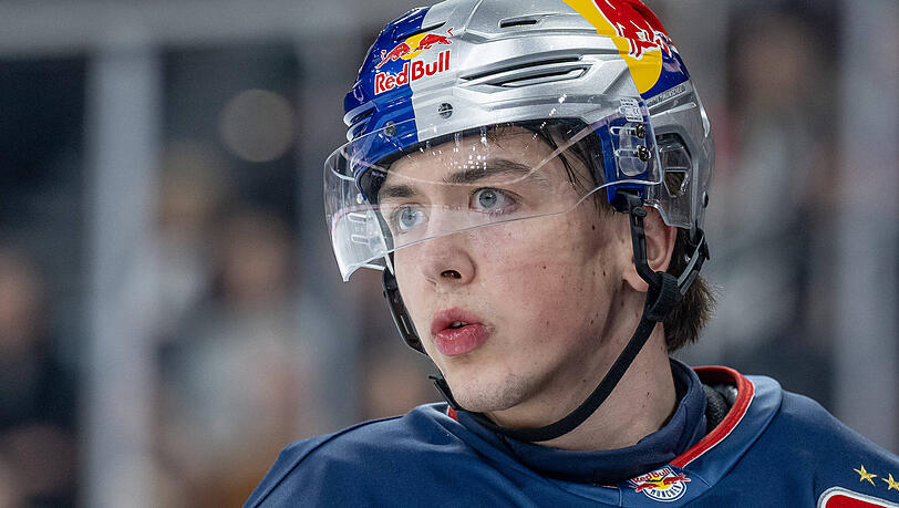 Verteidiger Phillip Sinn will beim EHC Red Bull M&uuml;nchen in die gro&szlig;e Rolle von Konrad &bdquo;Kini&ldquo; Abeltshauser hineinwachsen und sich nach seinem WM-Deb&uuml;t als neuer Abwehrfaktor etablieren.