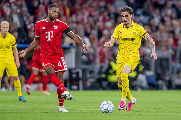 In der Innenverteidigung neben Dayot Upamecano: Jonathan Tah. In der Innenverteidigung neben Dayot Upamecano: Jonathan Tah.