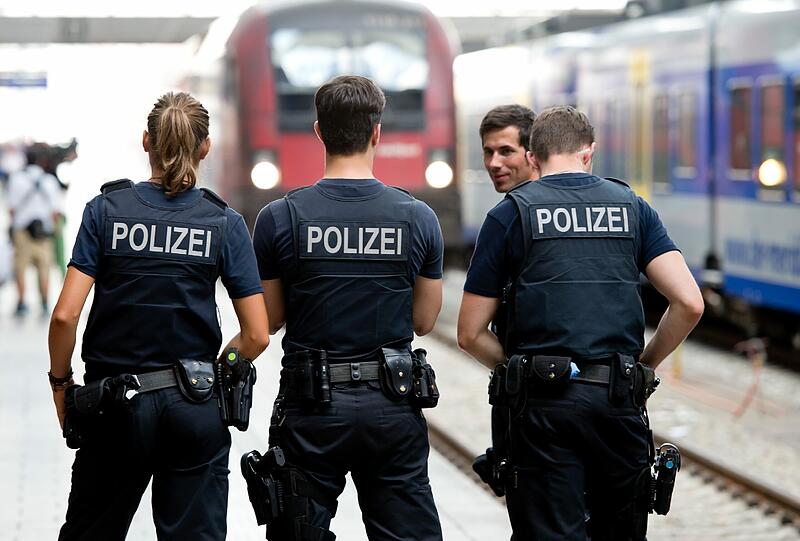 Tausende Flüchtlinge haben am Dienstag mit Zügen aus Ungarn den Münchner Hauptbahnhof erreicht.