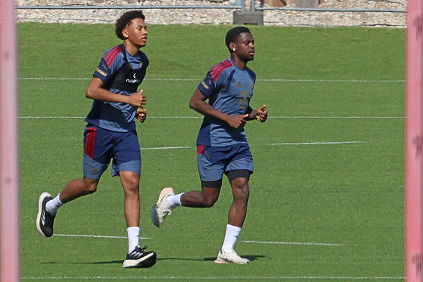 Noel Aséko war Anfang der Woche am Trainingsgelände des FC Bayern. Noel Aséko war Anfang der Woche am Trainingsgelände des FC Bayern.