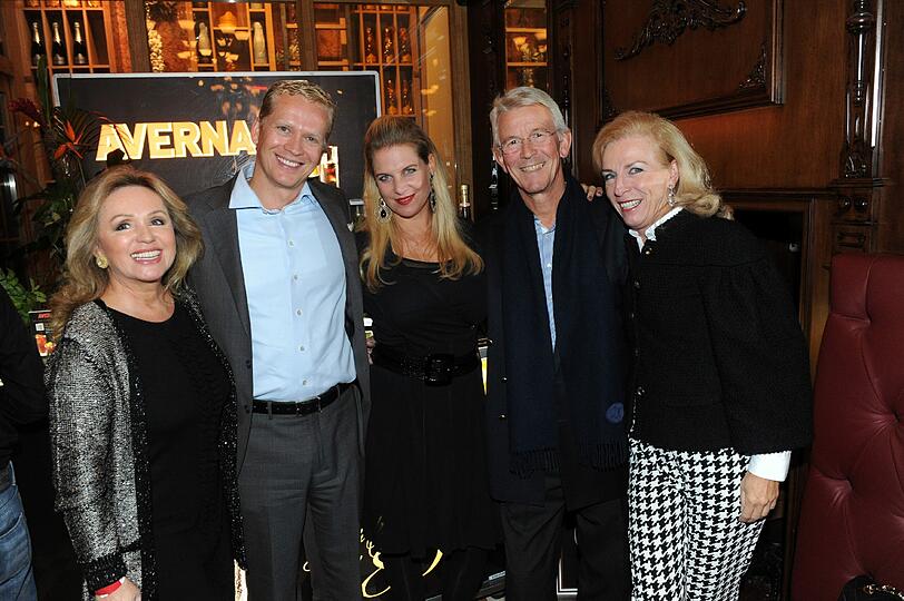 Konsulin Marian Schulz, Tobias Klostermann mit Frau, Dr. Joachim Hausser mit Frau Carmen Hausser