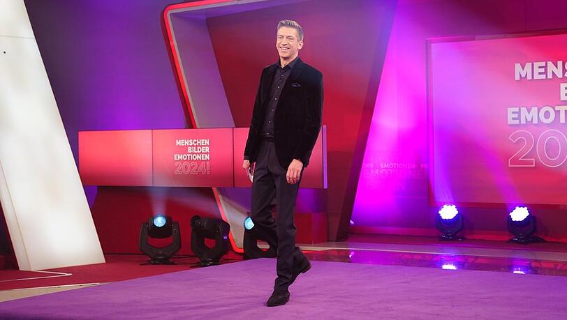 Moderator Steffen Hallaschka in der letztjährigen Ausgabe von "Menschen, Bilder, Emotionen".