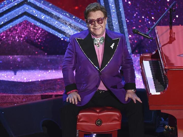 Elton John moderierte das "iHeartRadio Living Room Concert for America".