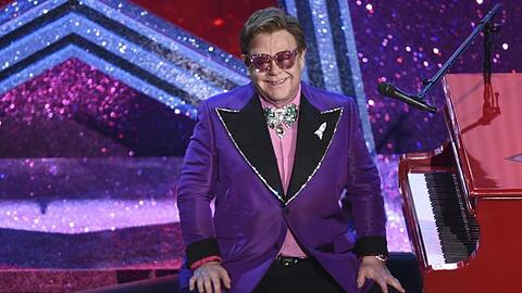 Elton John moderierte das "iHeartRadio Living Room Concert for America".
