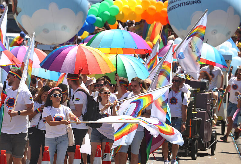 Bunte Parade in München: Die Bilder vom Christopher Street Day 2022.