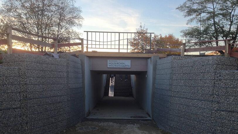 Der Fußgängertunnel am S-Bahnhof Siemenswerke ist wieder geöffnet. Der Fußgängertunnel am S-Bahnhof Siemenswerke ist wieder geöffnet.