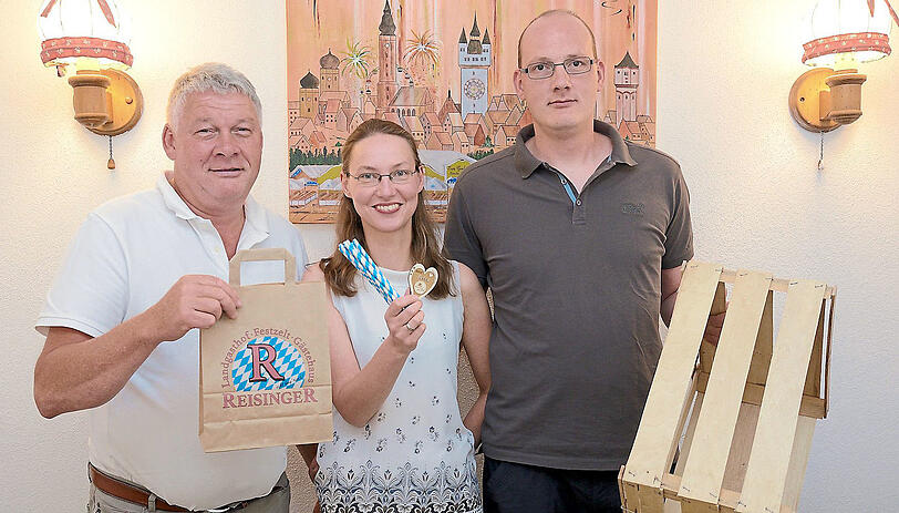 Bierzelt-Gaudi, aber wo möglich ohne Plastik (v.l.): Hubert, Ramona und Thomas Reisinger.