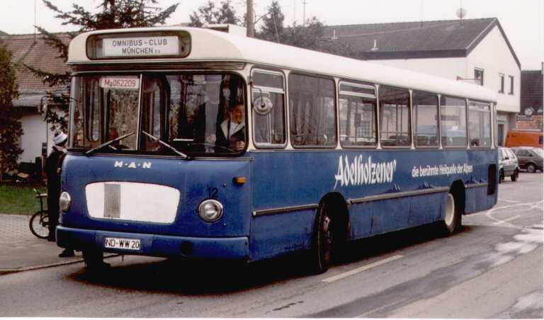 Mit diesem MAN-Bus geht es durch den Stimmkreis.