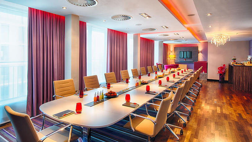 Viel Licht und ein stilvolles Ambiente – Leonardo Hotels bieten einen inspirierenden Rahmen für Tagungen aller Art.