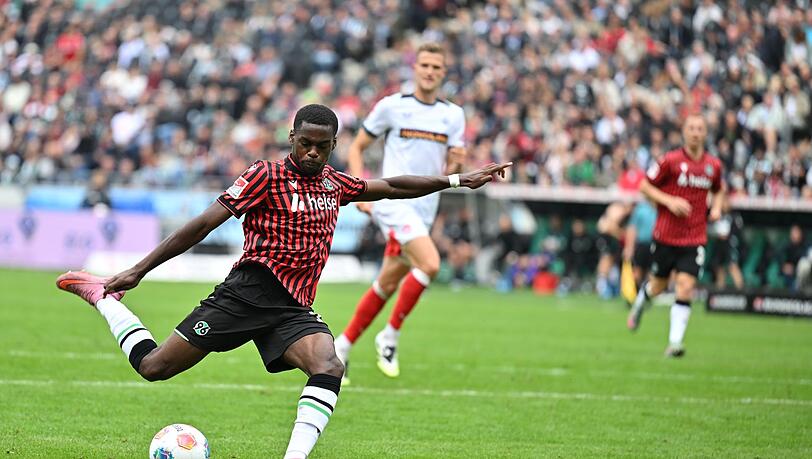 Noel Aseko wechselt in die Bundesliga zu Eintracht Frankfurt. (Archivbild) Noel Aseko wechselt in die Bundesliga zu Eintracht Frankfurt. (Archivbild)