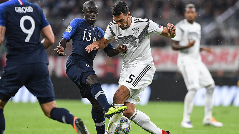 MATS HUMMELS - NOTE 2: Stoppte mit energischem und klugem Stellungsspiel einige Highspeed-Angriffe der Franzosen. Wollte dem Gerede, er sei zu langsam, etwas entgegenbringen.