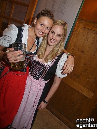 Wiesn-Party im Schützenzelt. Mehr Bilder unter: