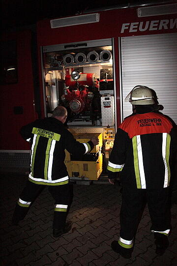 Aschau am Inn/Mühldorf: Mast brennt - Strom fällt aus - Bilder - Abendzeitung München