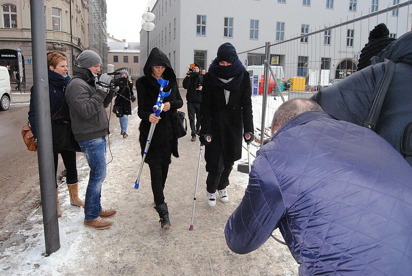 Schweinsteiger und Sarah: Hier führen sie die Presse an der Nase herum. Die Bilder