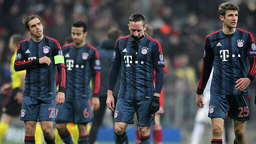 Die Bayern sind auch nur Menschen. Dennoch ärgern sich die Spieler über die unnötige Niederlage gegen Manchester. Die Bayern sind auch nur Menschen. Dennoch ärgern sich die Spieler über die unnötige Niederlage gegen Manchester.