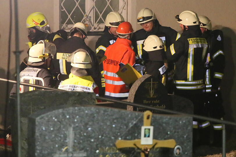 Der Altarraum und die Sakristei der katholischen Pfarrkirche St. Peter in Wörth ist am Ostersonntag durch ein Feuer zerstört worden.