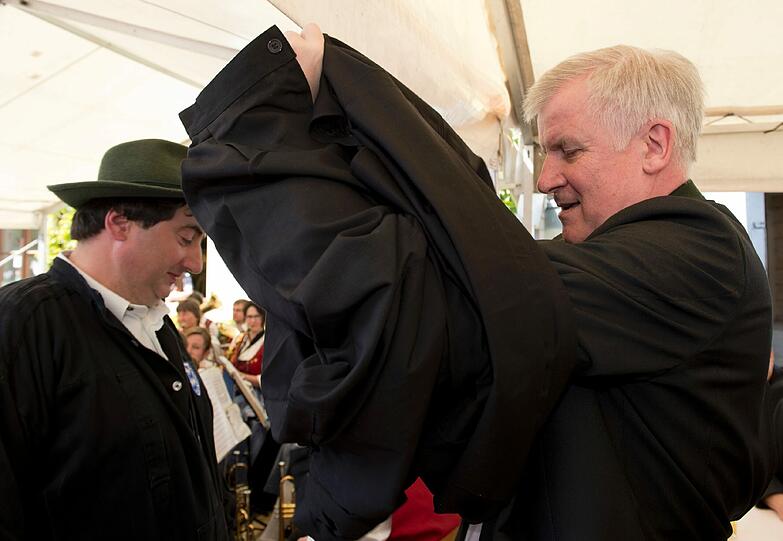 Seehofer als Schäfer. Die Bilder