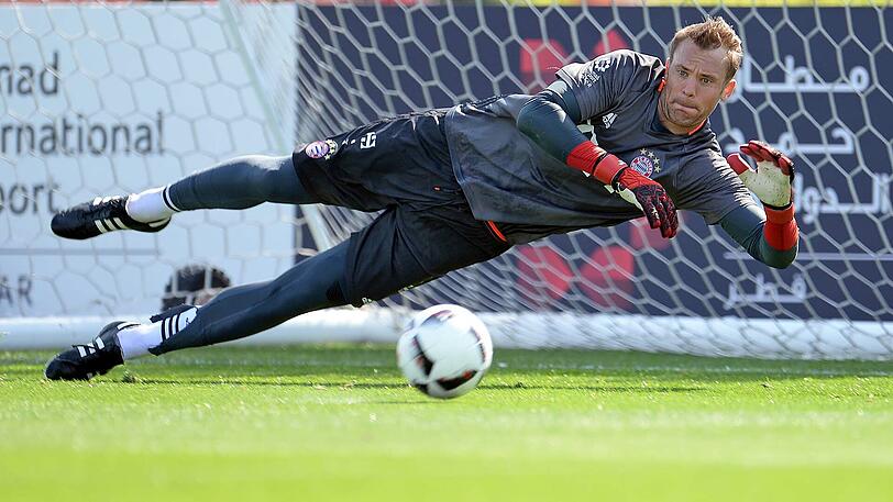 Derweil ist Manuel Neuer wieder bei seiner Kernaufgabe gefragt.