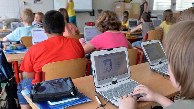 Nützlich, aber nicht weit verbreitet: Laptops im Unterricht. Nützlich, aber nicht weit verbreitet: Laptops im Unterricht.