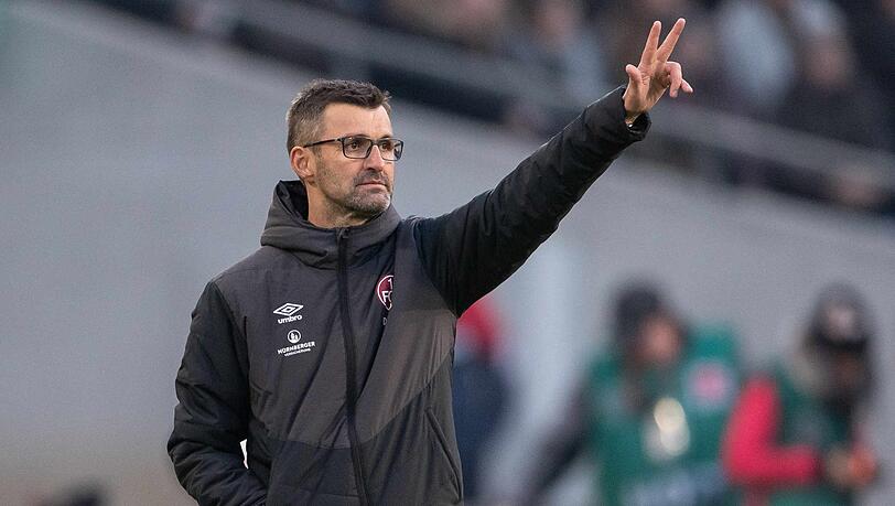 Michael Köllner hat sich den Aufstieg abgeschrieben: "Wir haben in den letzten Spielen zu viel hergegeben". Michael Köllner hat sich den Aufstieg abgeschrieben: "Wir haben in den letzten Spielen zu viel hergegeben".