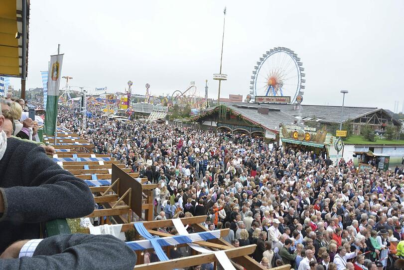 Brechend voll!