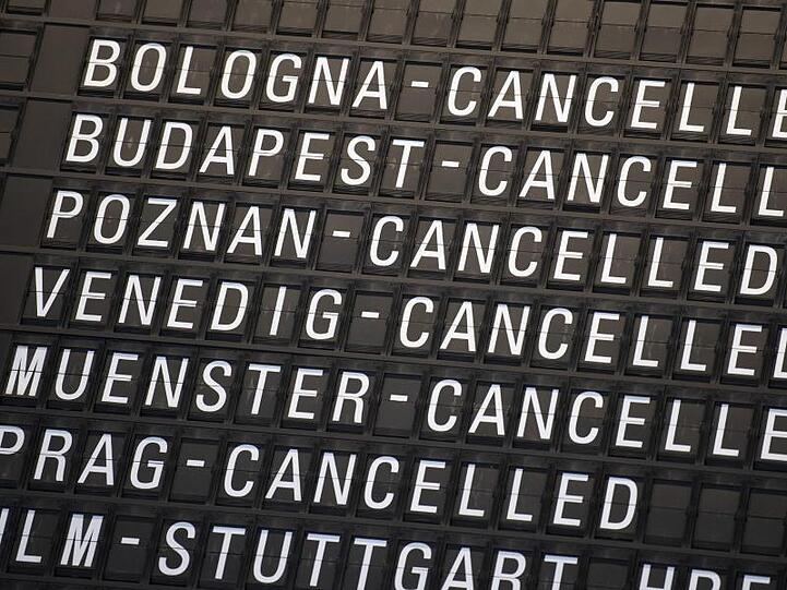 Annullierte Flüge und abgesagte Bahnfahrten in der Corona-Krise lassen die Zahl der Kundenbeschwerden in die Höhe schnellen.