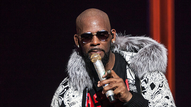 Sieht sich massiven Anschuldigungen gegenüber, ab April auch in einem Gerichtsprozess: Musiker R. Kelly