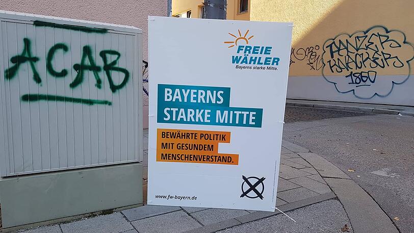 Wüste Beschimpfungen und Angst vor Gentrifizierung: In Giesing haben am 14. Oktober 2018 rund 30 Vandalen ihren Unmut an Häuser in der Aignerstraße, Alpenrosenstraße und am Alpenplatz geschmiert.
