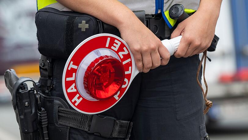 An der Grenze zu Österreich war Bundespolizisten ein mutmaßliches Bandenmitglied ins Netz gegangen. (Symbolbild)