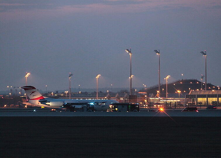 Die Fokker 70 nach der Notlandung