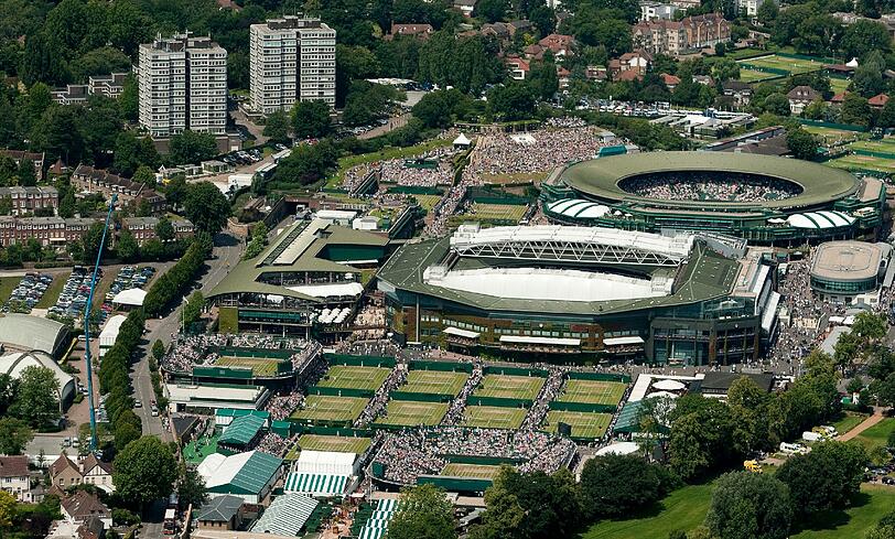 Heiliger Rasen: Das Tennisturnier bei Olympia wird in Wimbledon ausgetragen. Topfavorit ist der Schweizer Roger Federer, der gerade das Turnier auf dem &bdquo;heiligen Rasen&ldquo; gewinnen konnte.
