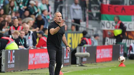 Startete mit dem FC Augsburg erfolgreich in die Saison: Cheftrainer Manuel Baum.