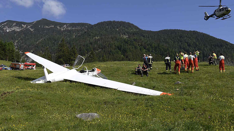 Im Gebirgstal Valepp legte ein Segelflugzeug eine Bruchlandung hin.