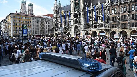 Rund 3.000 Menschen demonstrierten am Samstag auf dem Marienplatz.