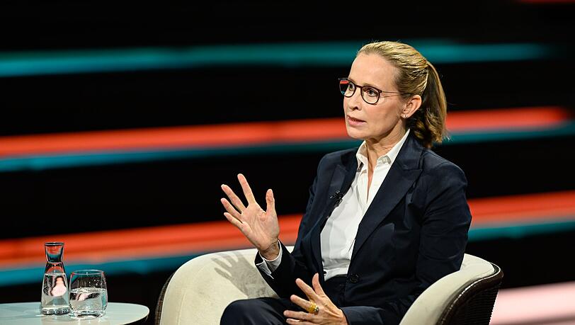 Die Staatsrechtlerin Frauke Brosius-Gersdorf wehrt sich in der ZDF-Sendung "Markus Lanz" gegen die Vorwürfe, die im Zusammenhang mit ihrer Nominierung als Bundesverfassungsrichterin gegen sie erhoben werden. Die Staatsrechtlerin Frauke Brosius-Gersdorf wehrt sich in der ZDF-Sendung "Markus Lanz" gegen die Vorwürfe, die im Zusammenhang mit ihrer Nominierung als Bundesverfassungsrichterin gegen sie erhoben werden.