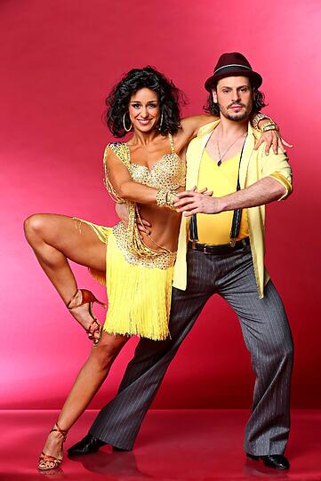 "Ganz nett" war schon die beste Bewertung der Jury für Manuel Cortez. Der Schauspieler musste viel Kritik einstecken. Daran konnte auch das sexy Kleid seiner Tanzpartnerin Melissa Ortiz-Gomez nichts ändern.