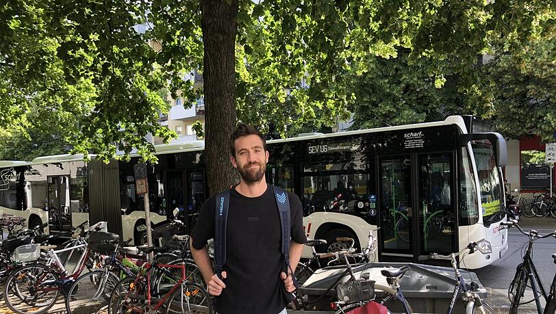 Er nimmt es ganz entspannt: Nicolas Neuburger lässt sich von der U-Bahn-Sperrung nicht stressen. Er nimmt es ganz entspannt: Nicolas Neuburger lässt sich von der U-Bahn-Sperrung nicht stressen.