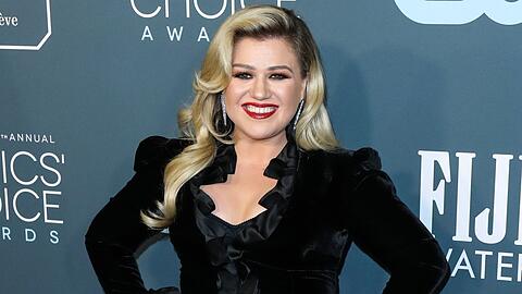 Kelly Clarkson wurde durch eine Castingshow berühmt.