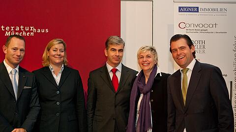 Freuten sich über das große Interesse am &bdquo;münchner immobilien fokus&ldquo;: Stefan Stamm, Regine Funke- Lachotzki, Lutz Paproth, Agnes Fischl und Thomas Aigner.